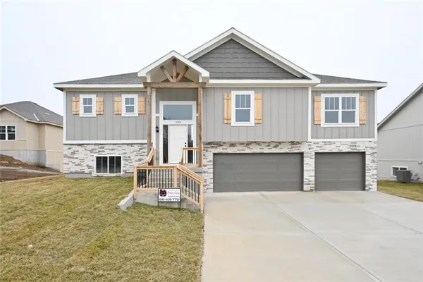 $465,000 | 105 Johnson Circle, Platte City, MO 64079