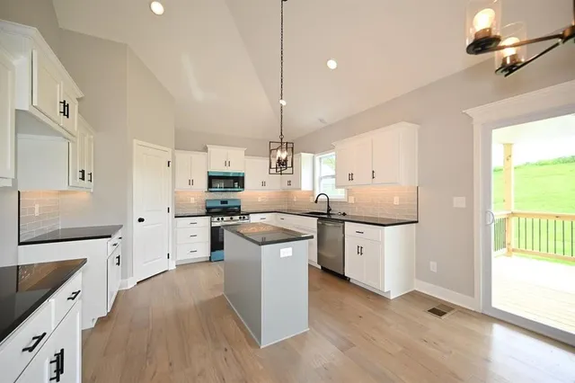 $471,500 | 105 Johnson Circle, Platte City, MO 64079