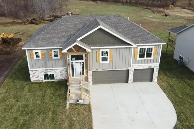 $471,500 | 105 Johnson Circle, Platte City, MO 64079