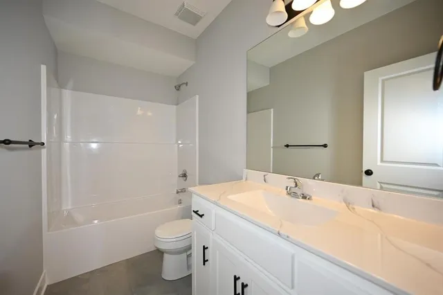 $471,500 | 105 Johnson Circle, Platte City, MO 64079