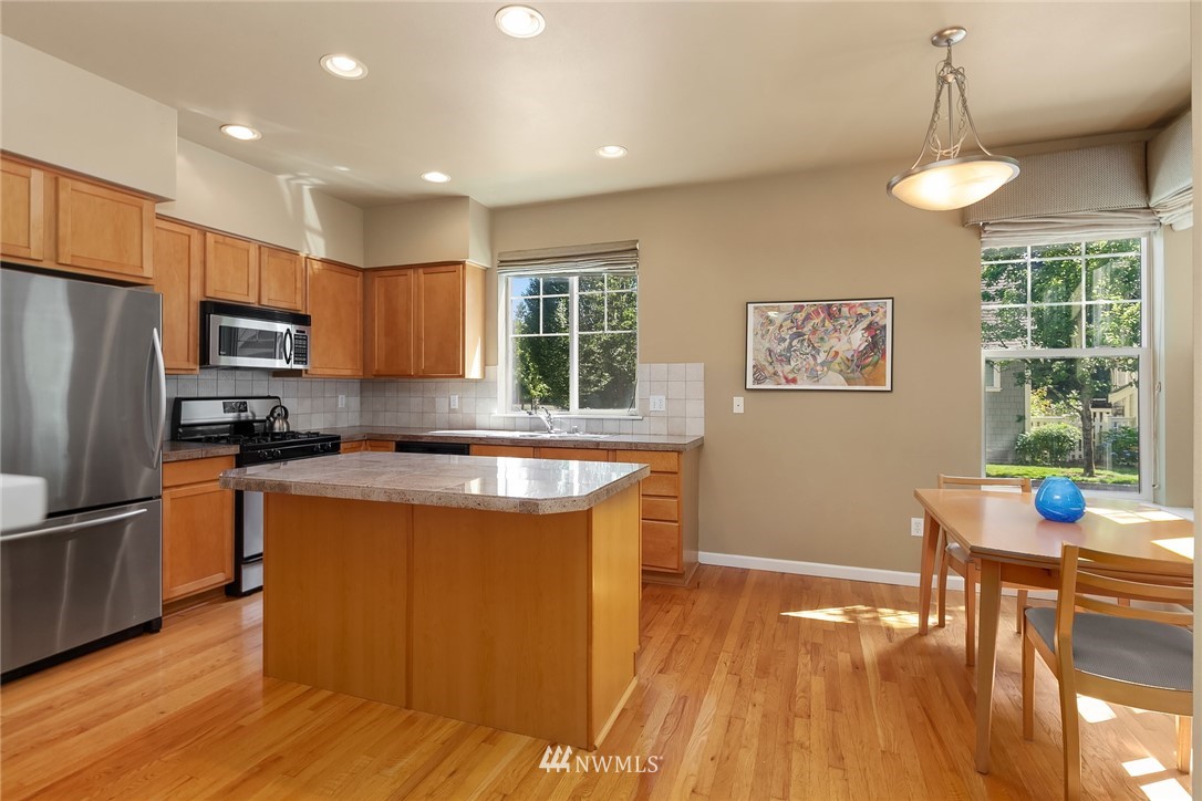 23930 34th Avenue Southeast Bothell, WA 98021 - Photo 8 of 19