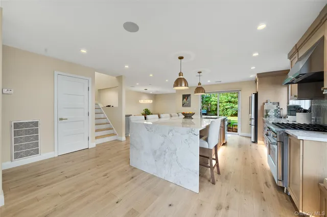 $875,000 | 21 Doral Lane, Bay Shore, NY 11706