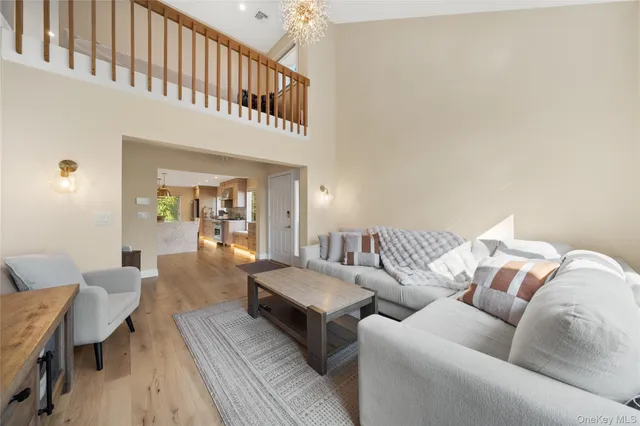 $875,000 | 21 Doral Lane, Bay Shore, NY 11706