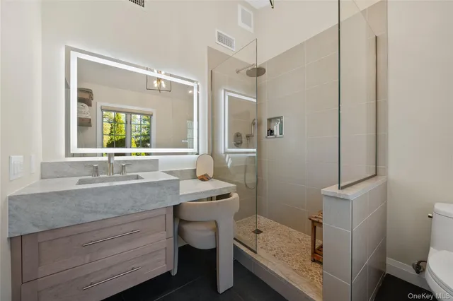 $875,000 | 21 Doral Lane, Bay Shore, NY 11706