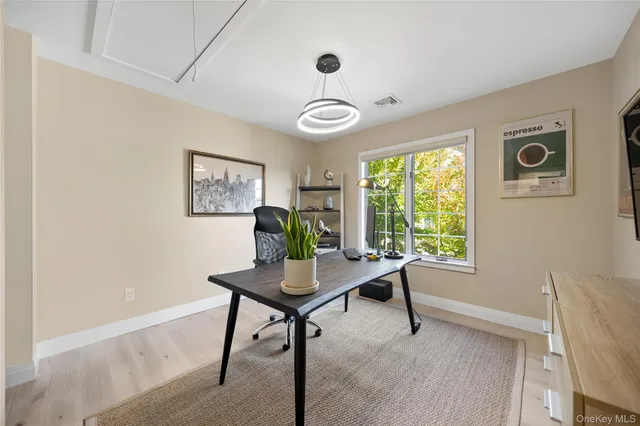 $875,000 | 21 Doral Lane, Bay Shore, NY 11706