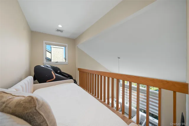 $875,000 | 21 Doral Lane, Bay Shore, NY 11706