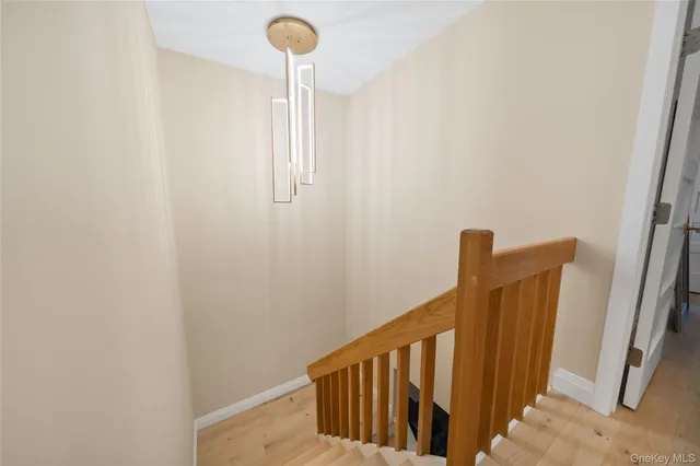 $875,000 | 21 Doral Lane, Bay Shore, NY 11706