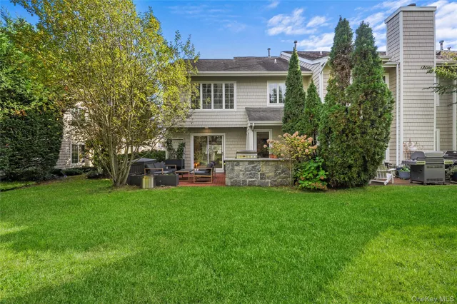 $875,000 | 21 Doral Lane, Bay Shore, NY 11706