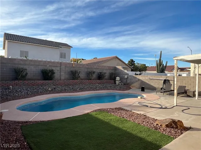 $2,100 | 973 Cedar Pines Street, Henderson, NV 89011