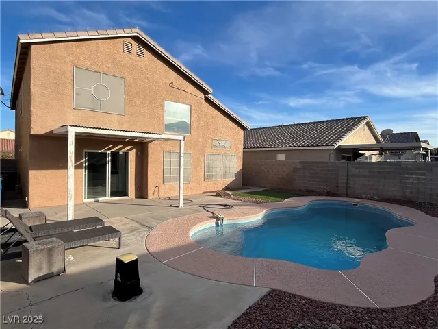 $2,100 | 973 Cedar Pines Street, Henderson, NV 89011