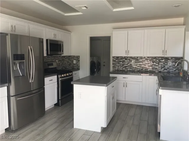 $2,100 | 973 Cedar Pines Street, Henderson, NV 89011