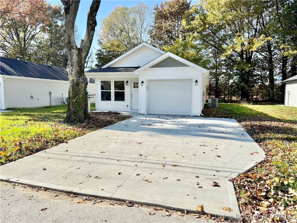 364 Oak Street Austin, IN 47102 - Photo 2 of 20 Front