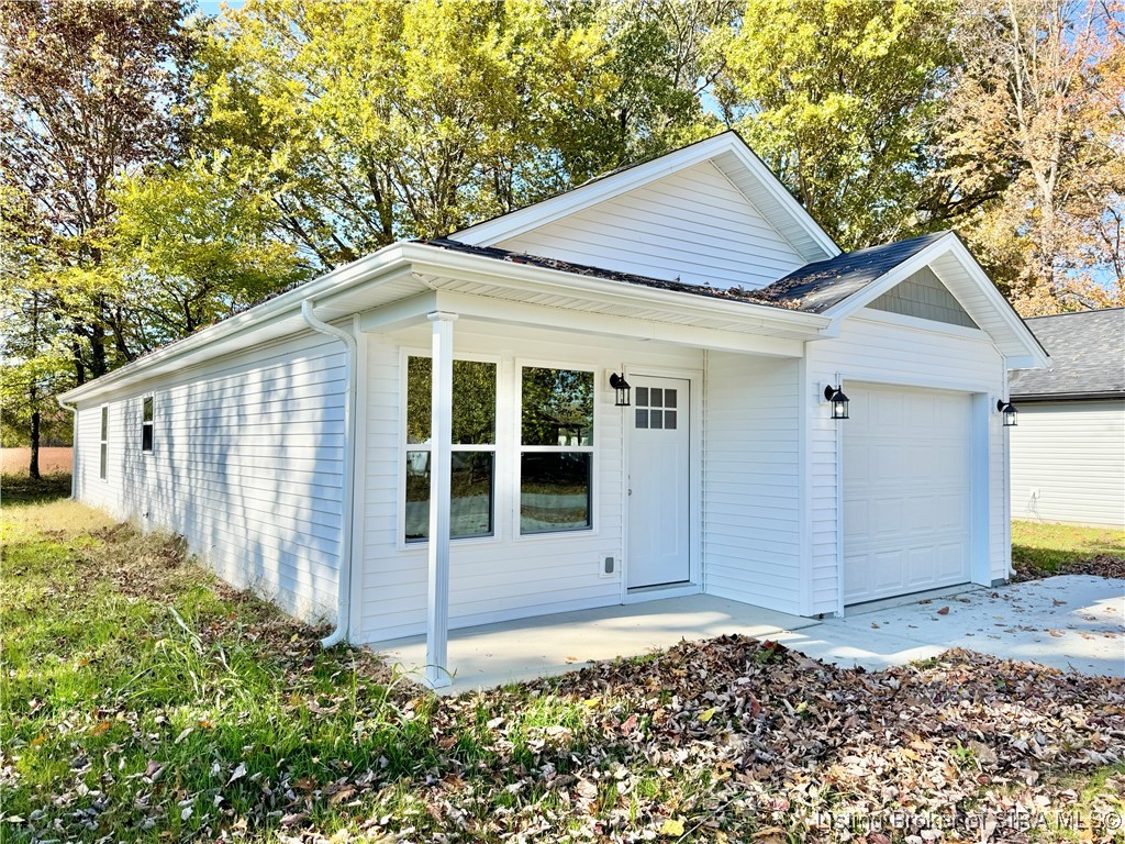 364 Oak Street Austin, IN 47102 - Photo 3 of 20 Front