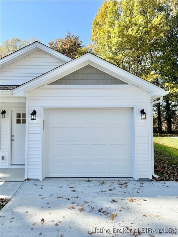 364 Oak Street Austin, IN 47102 - Photo 5 of 20 Garage