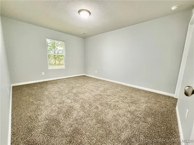 $179,900 | 364 Oak Street, Austin, IN 47102