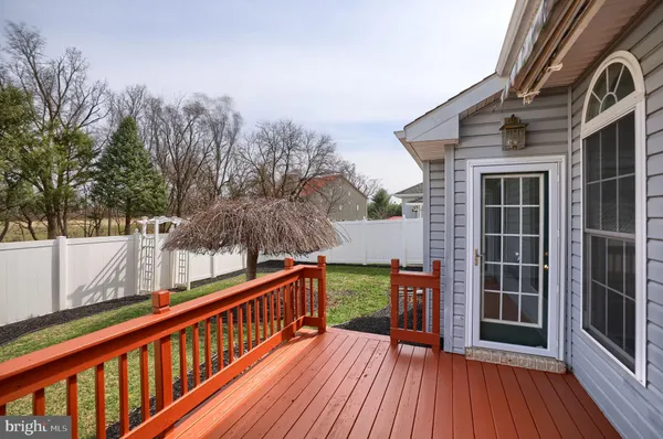 $2,300 | 8 Longwood Drive, Mechanicsburg, PA 17050