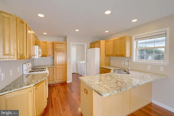 $2,300 | 8 Longwood Drive, Mechanicsburg, PA 17050