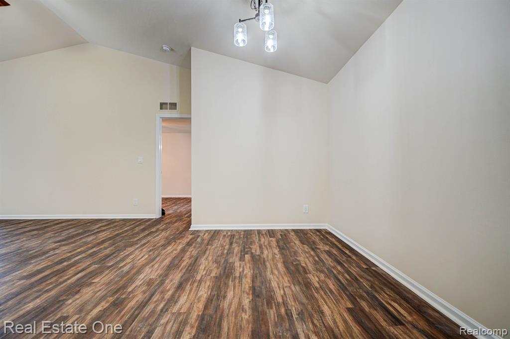 3578 Oakmonte Boulevard, Unit 96 Rochester, MI 48306 - Photo 14 of 47