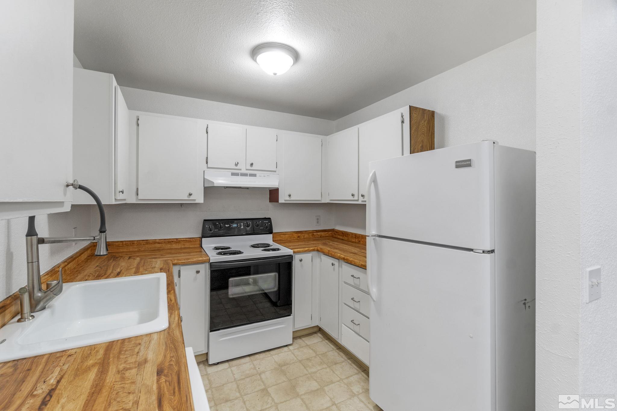 2100 Highview Court, Unit 6 Reno, NV 89512 - Photo 13 of 28 Photo 13