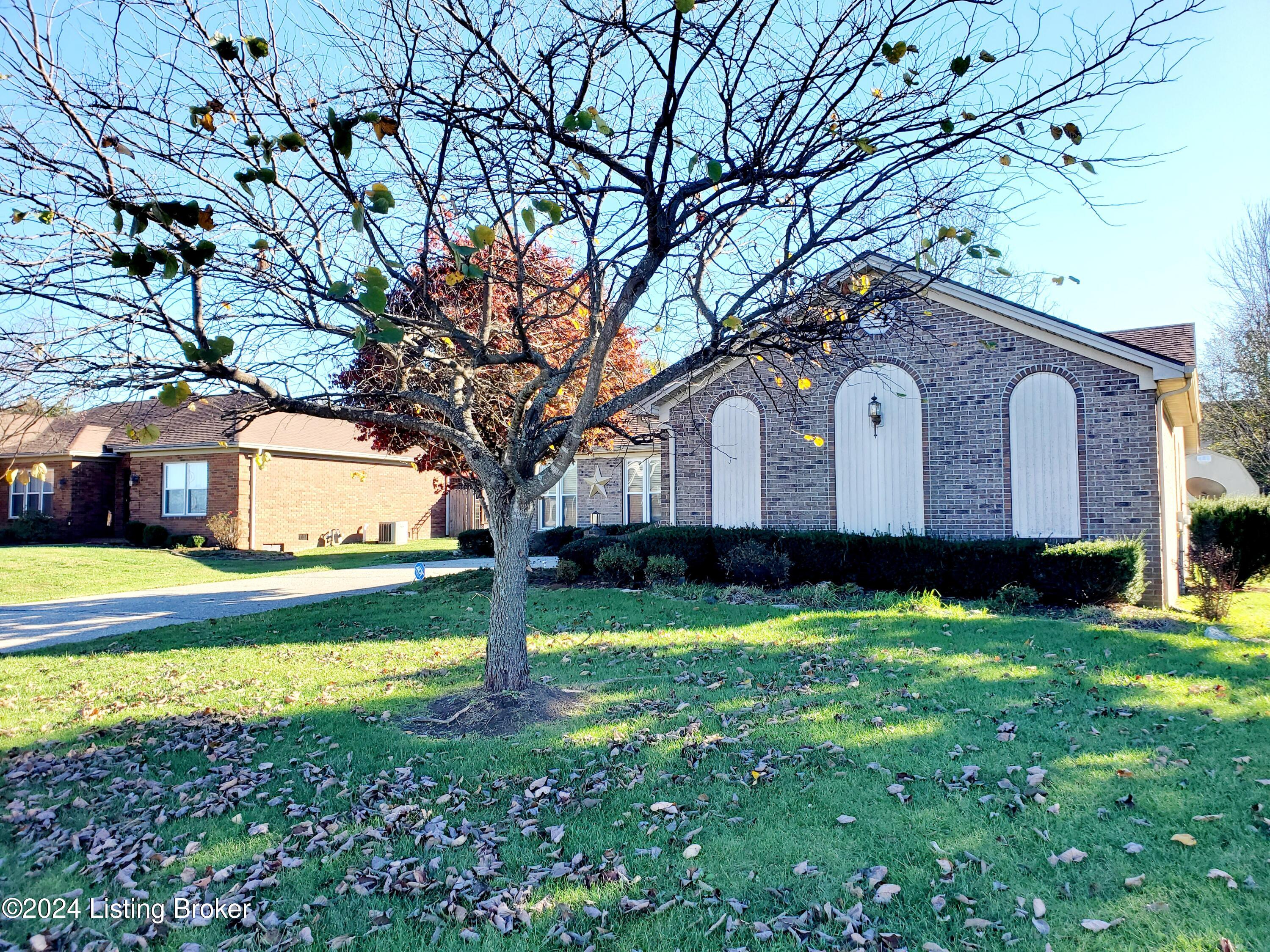 866 Ridgeview Drive Frankfort, KY 40601 - Photo 2 of 20 20241112_144233