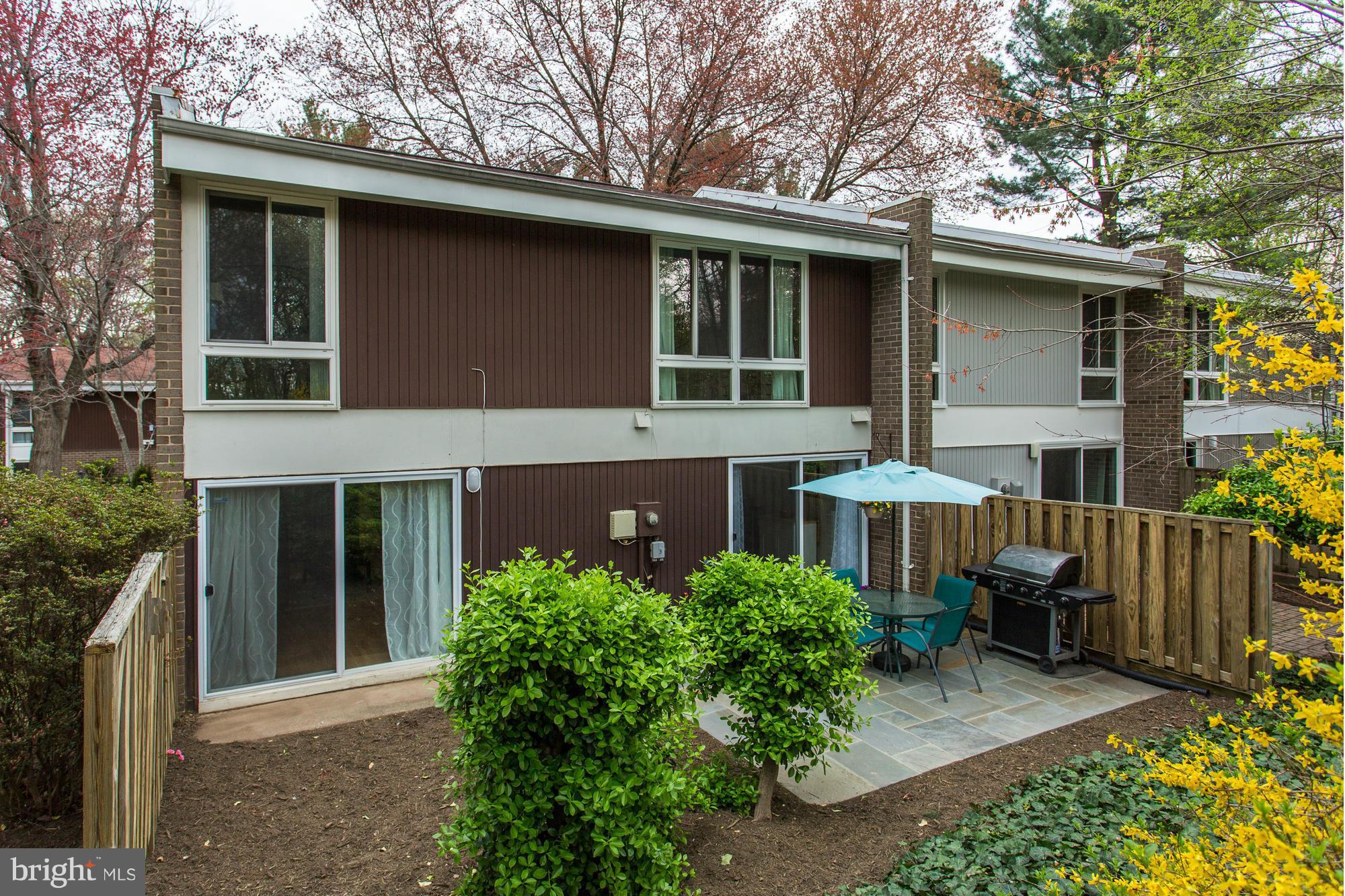 1715 Wainwright Drive Reston, VA 20190 - Photo 24 of 30 FANTASTIC WINDOWS NEW MULCH
