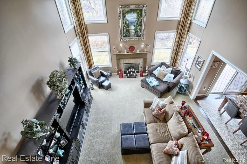 3741 Inverness Drive Rochester, MI 48306 - Photo 18 of 40 Family_Room_From_Above.jpg