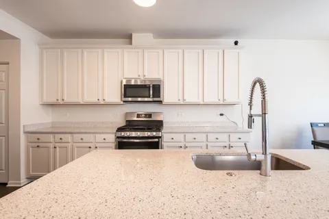 $430,000 | 4139 Winslow Court, Aurora, IL 60504