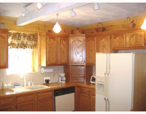 49 Horse Neck Road Warwick, RI 02889 - Photo 3 of 7 Kitchen.