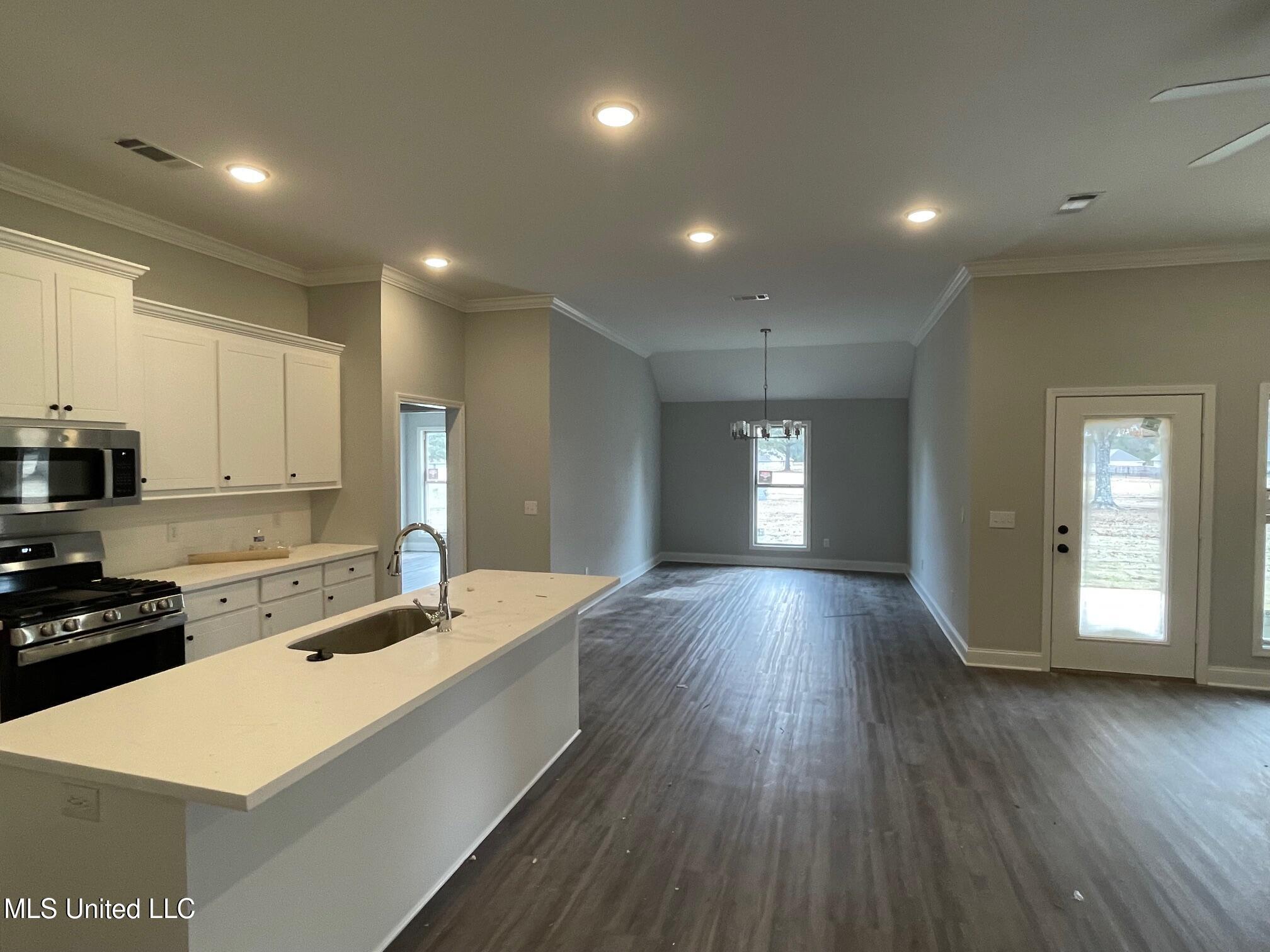 561 Patrick Farms Drive Pearl, MS 39208 - Photo 2 of 10 IMG_1545