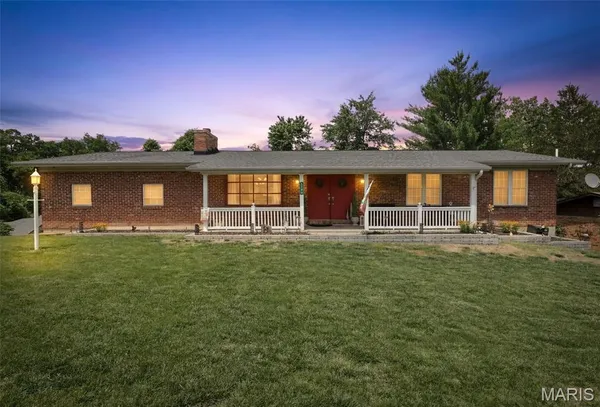 $369,900 | 1760 Westview Drive, Imperial, MO 63052