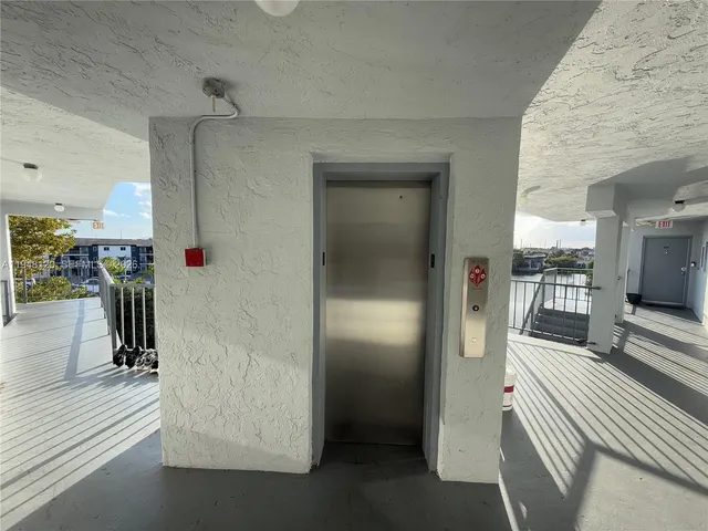 $235,000 | 7105 West 13th Avenue, Unit 402, Hialeah, FL 33014