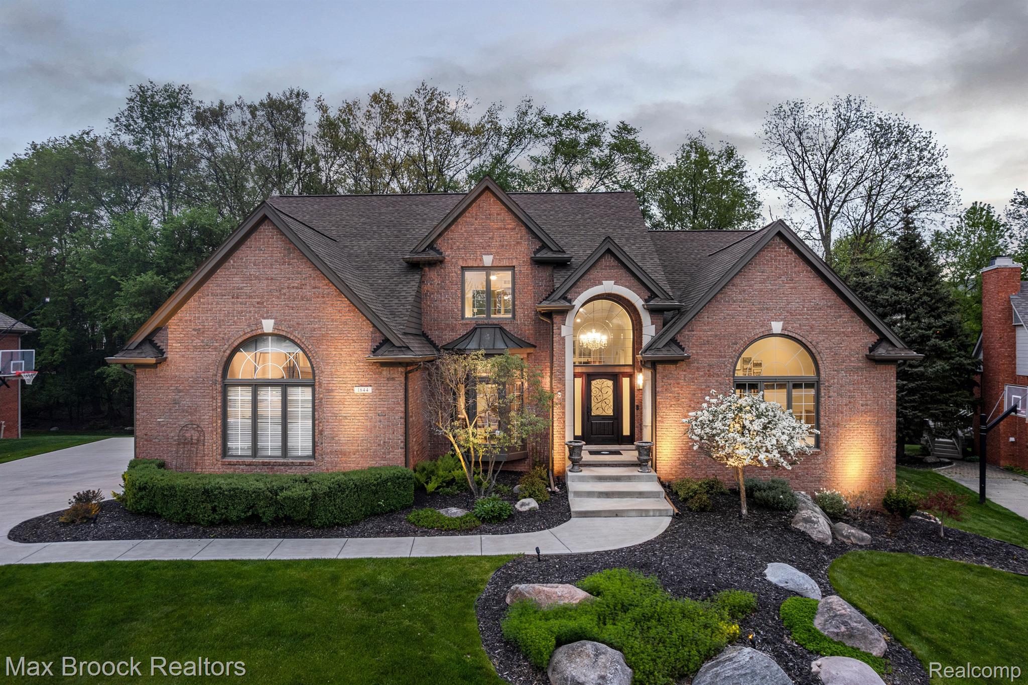 1844 Blue Grass Dr.