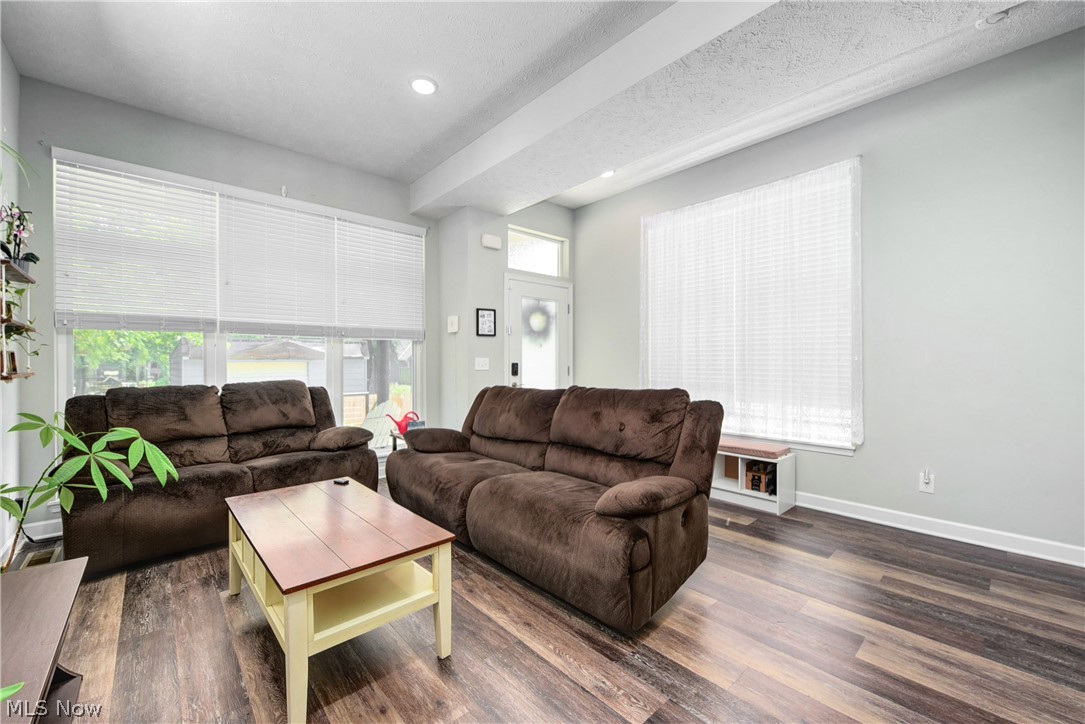 2120 West 40th Place Cleveland, OH 44113 - Photo 5 of 35