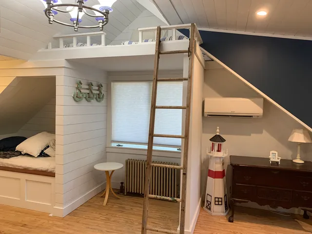 a view of entryway and hall