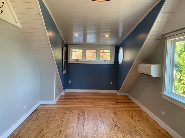 a view of empty room with window