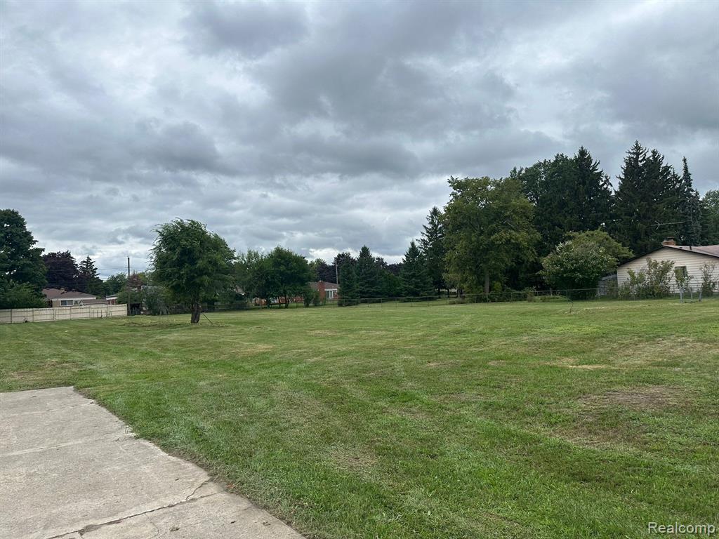 27365 Ryan Road Warren, MI 48092 - Photo 2 of 5