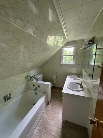 $139,900 | 9 Franklin Avenue, Houlton, ME 04730