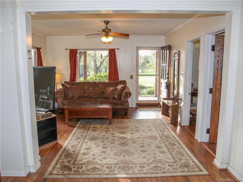 112 East Williams Road Hendersonville, NC 28792 - Photo 5 of 28 Gallery Image 5