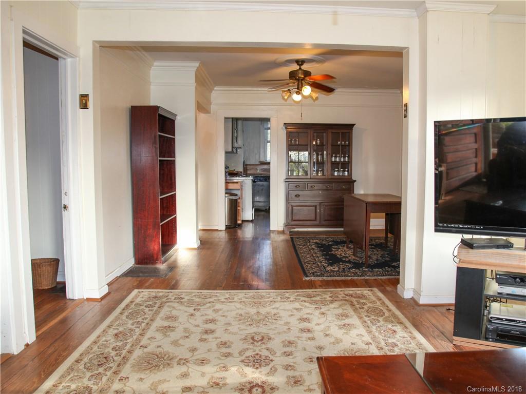 112 East Williams Road Hendersonville, NC 28792 - Photo 6 of 28 Gallery Image 6