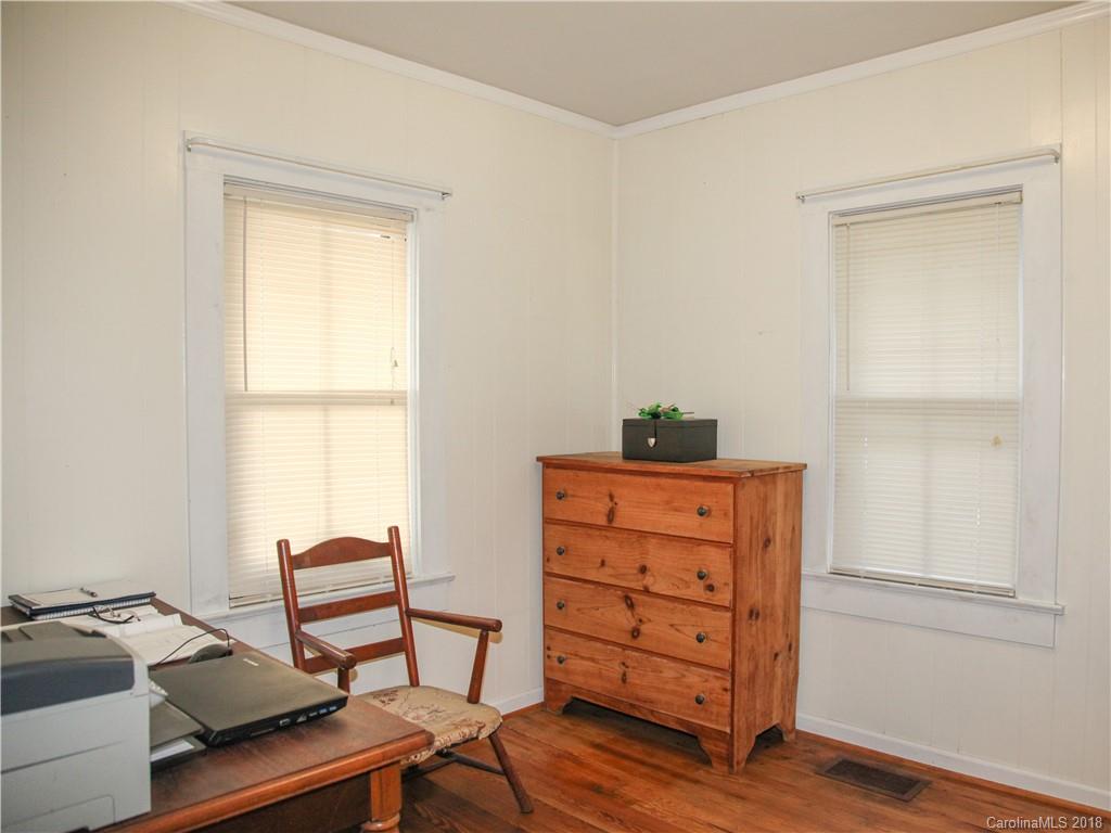 112 East Williams Road Hendersonville, NC 28792 - Photo 8 of 28 Gallery Image 8