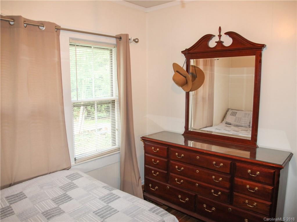 112 East Williams Road Hendersonville, NC 28792 - Photo 9 of 28 Gallery Image 9