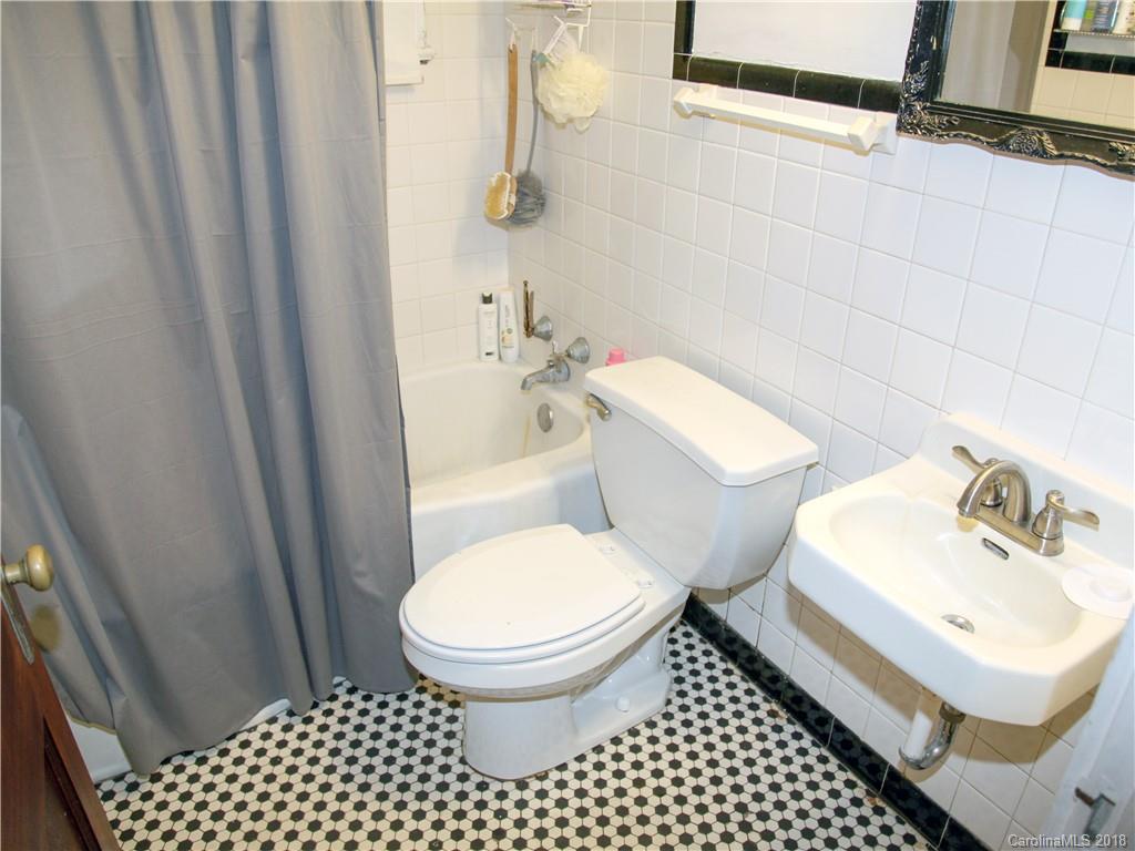 112 East Williams Road Hendersonville, NC 28792 - Photo 10 of 28 Gallery Image 10