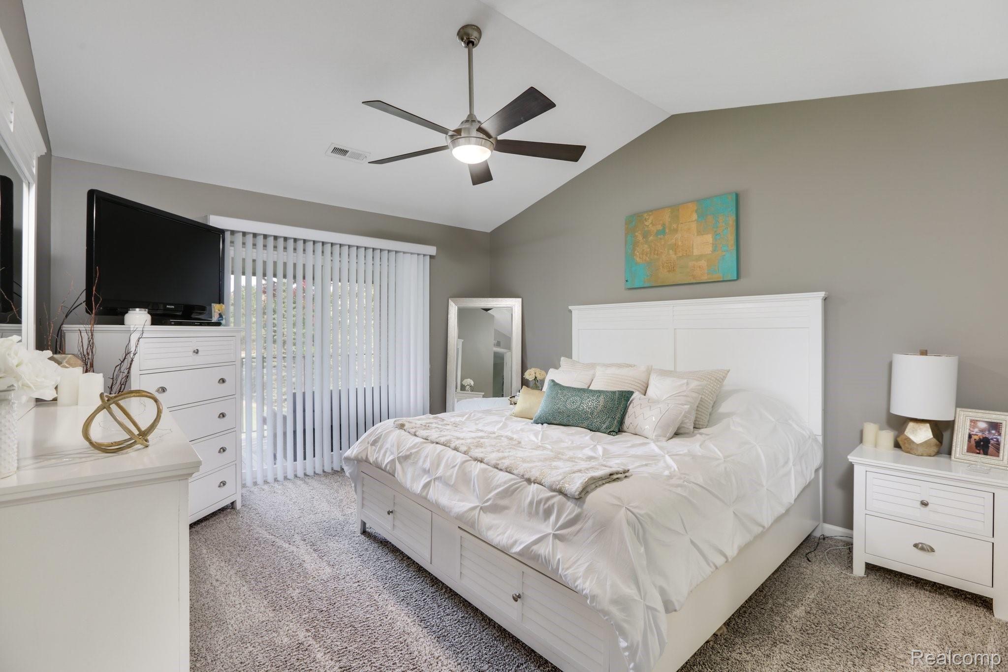 1656 Deepwood Circle Rochester, MI 48307 - Photo 14 of 25 1656+Deepwood+Cir+Rochester-13-web.jpg