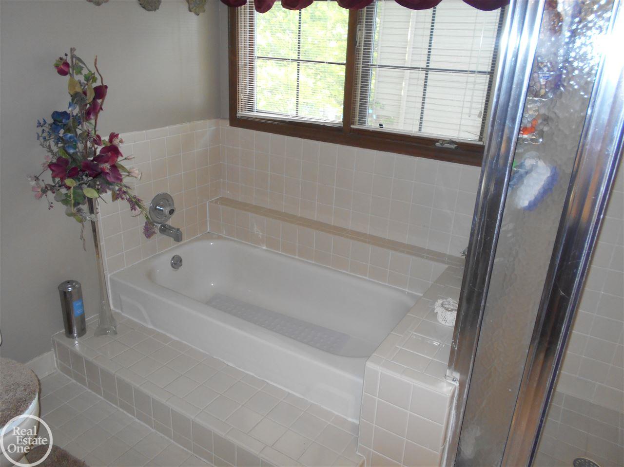 736 Stanford Circle Rochester Hills, MI 48309 - Photo 24 of 41