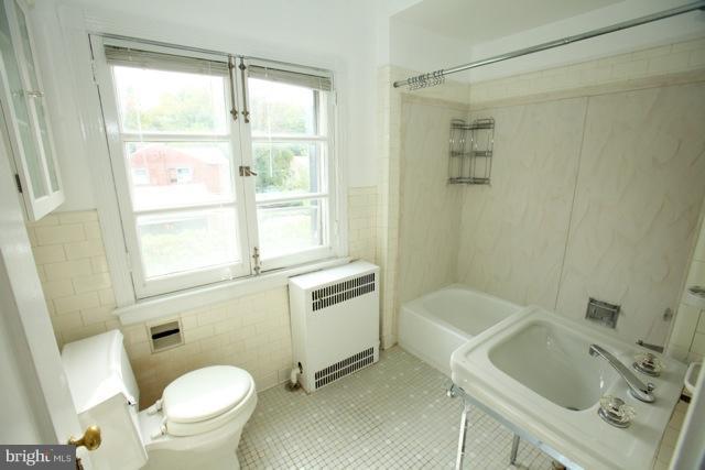 5102 Roland Avenue Baltimore, MD 21210 - Photo 13 of 27 2nd floor hall bath