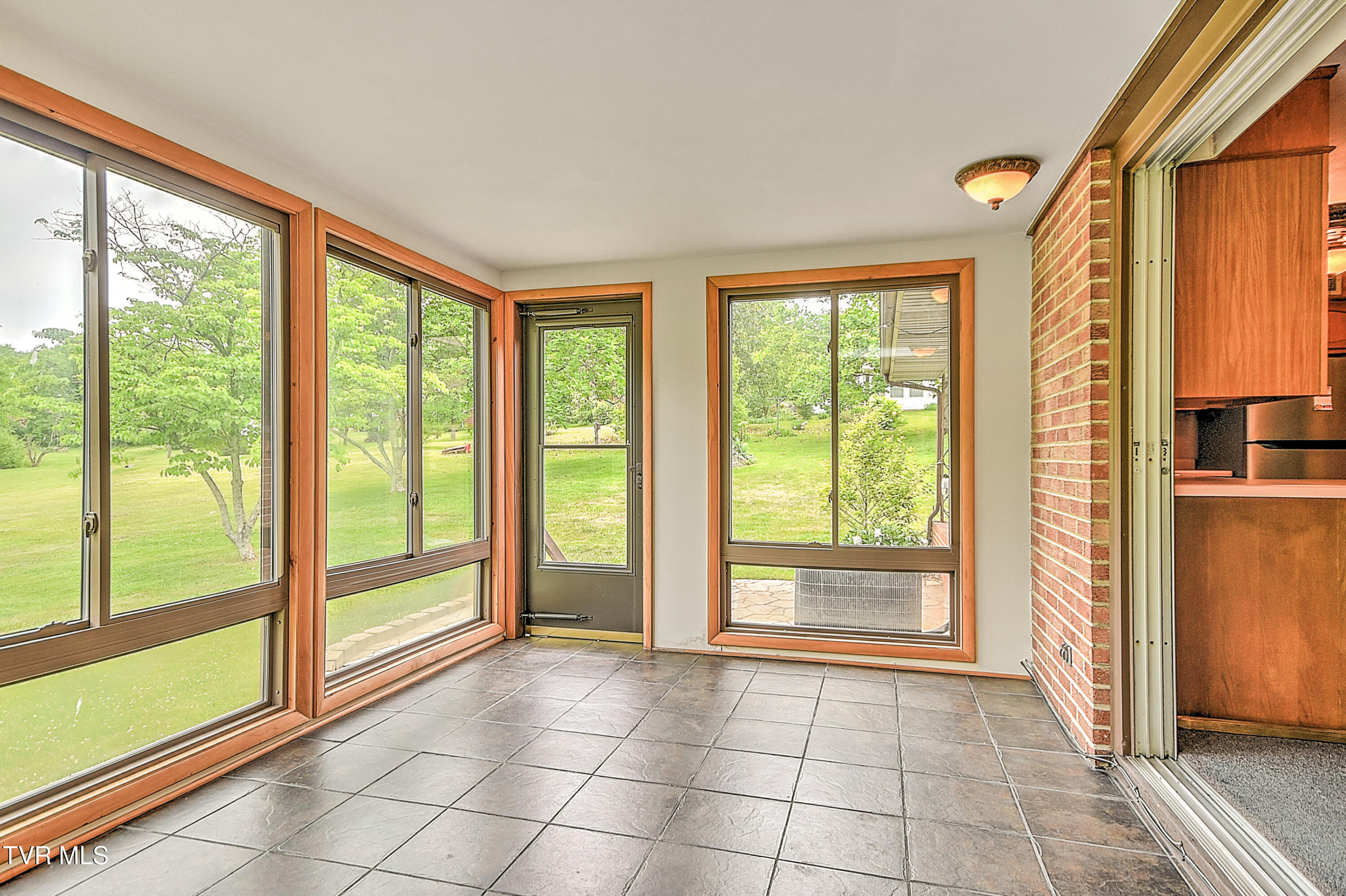 1921 Edens Ridge Road Kingsport, TN 37664 - Photo 21 of 80 1921 Edens Ridge RH-21