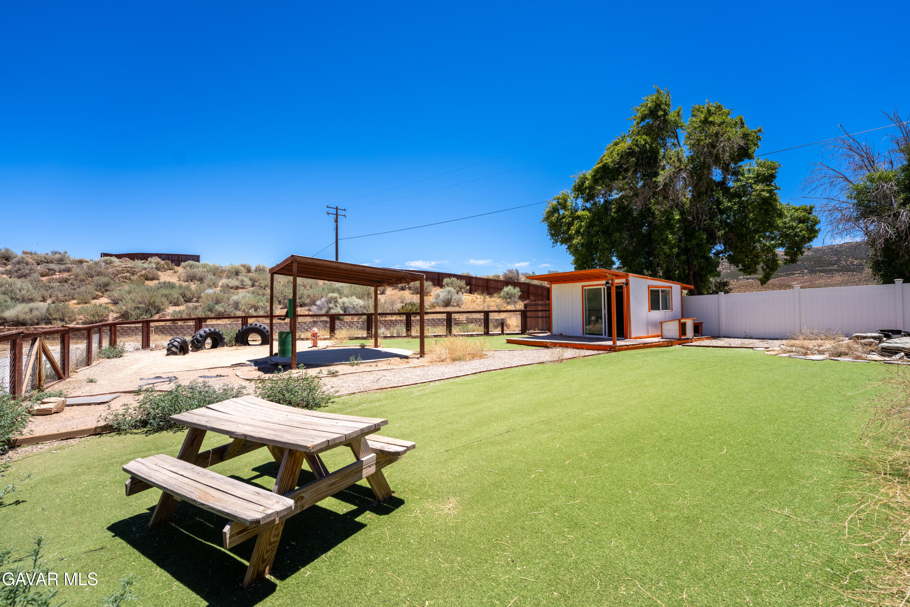 6221 Elizabeth Lake Road Leona Valley, CA 93551 - Photo 33 of 37 32