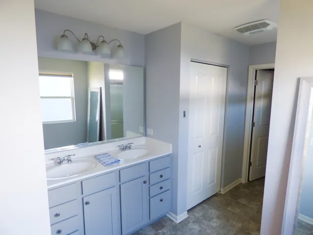 $400,400 | 6010 Winterhaven Drive, Joliet, IL 60431