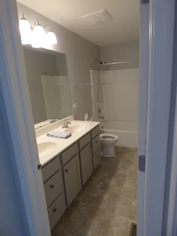 $400,400 | 6010 Winterhaven Drive, Joliet, IL 60431