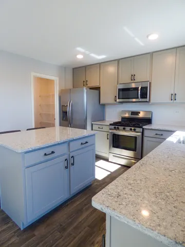 $400,400 | 6010 Winterhaven Drive, Joliet, IL 60431